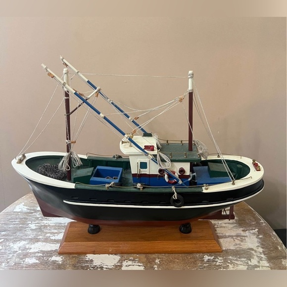 FINAL PRICE Collectible Fishing / Shrimp Boat - Picture 1 of 5